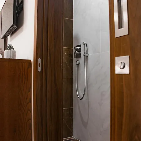 Premyslovska - 2 Bathrooms *