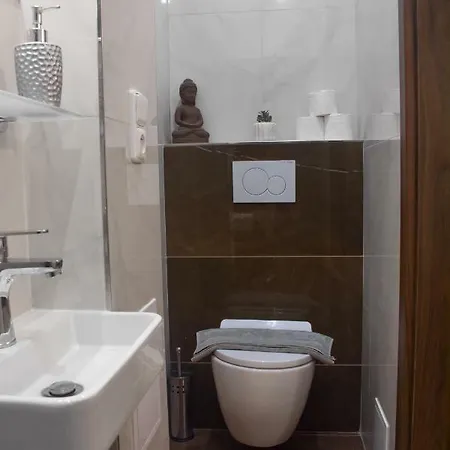 Premyslovska - 2 Bathrooms Apartment