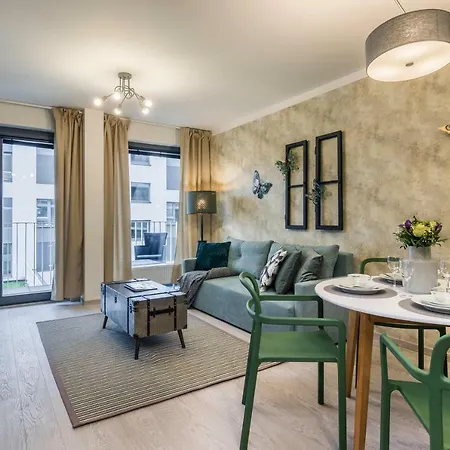 Luxury Parking By Michal&friends Apartment
