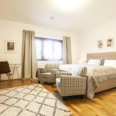Expat House Apartment Prague