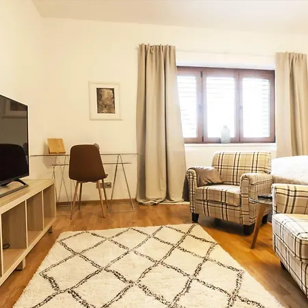 Expat House * Prague