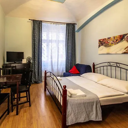 Ruterra Apartment Cimburkova * Prag