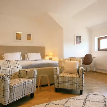 Expat House Apartment *