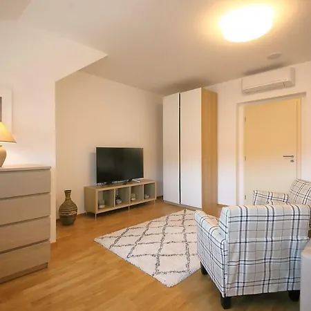 Expat House * Prague