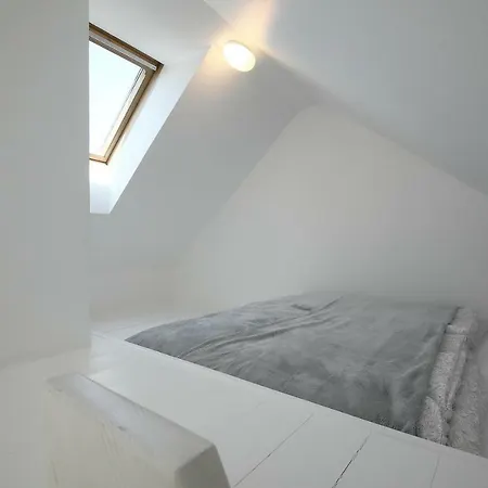 Expat House * Prague