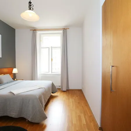 Apartment Vinohrady Sazavska Prague