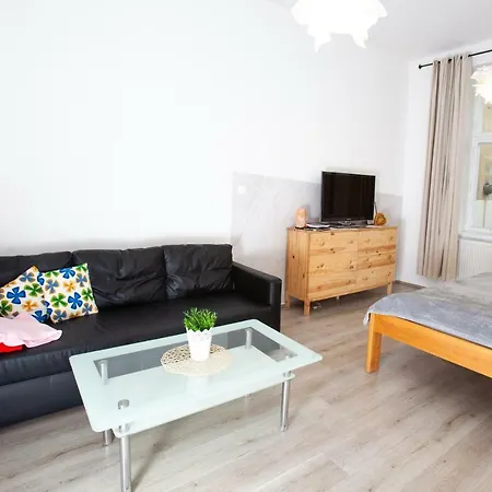 Apartment Wow Wow