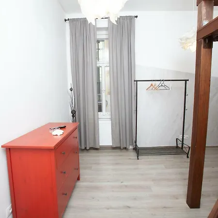 Apartment Wow Wow