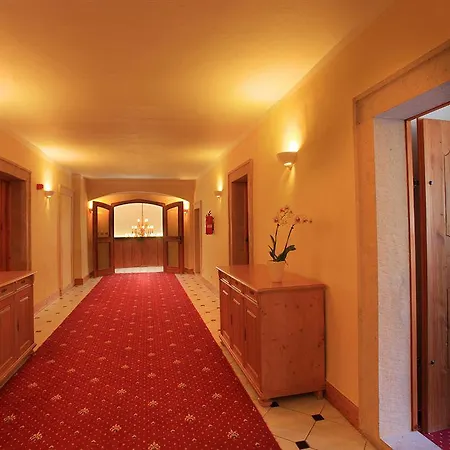 Questenberg Hotel 4*