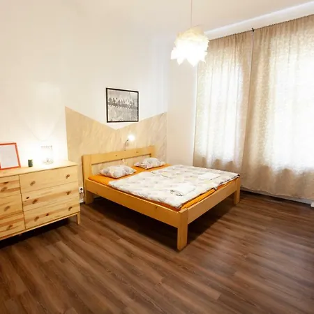 Apartment Wow Wow *