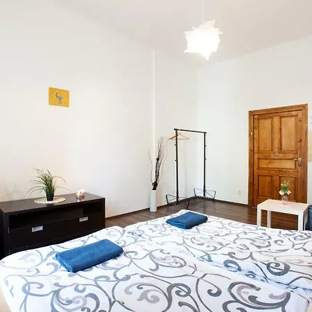 Apartment Wow Wow