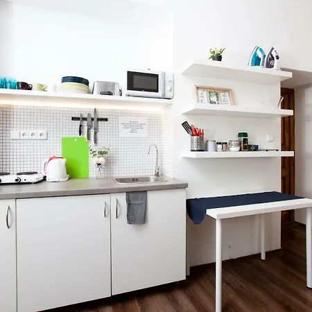 Apartment Wow Wow *