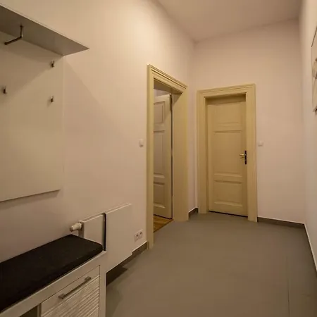 Apartment Design 3bdr In Residence, Free Parking