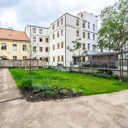 Apartment Design 3bdr In Residence, Free Parking Prague