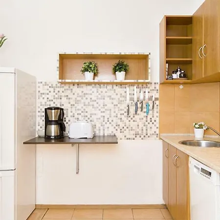 With 2 Bathrooms- 5 Minutes From Old Town - 102 M2 Apartment *
