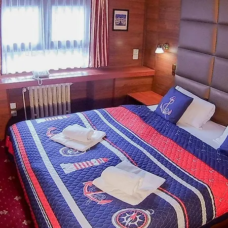 Albatros Bådhotel 3*