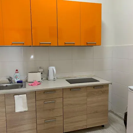 Queens Apartment *