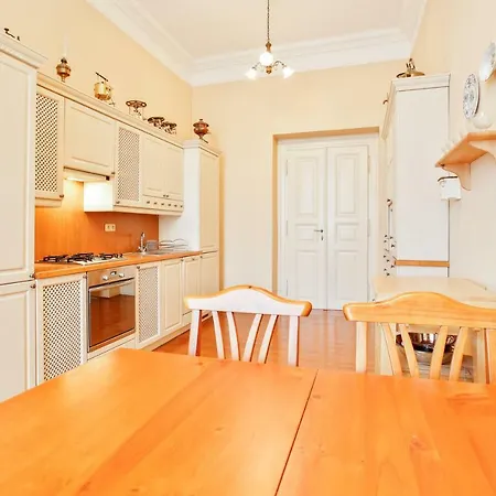 Open Gate Apartment