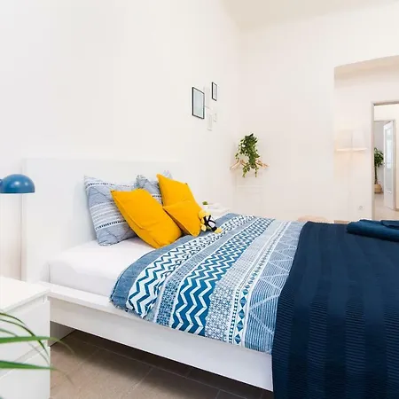 Aparthotel L.i.a S.r.o *