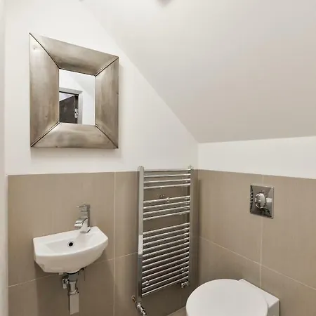 Designer Loft Apartment *