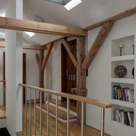 Hostel One Míru