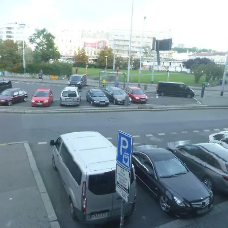 Ng * Prague