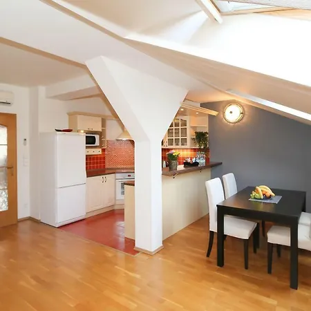 Vinohrady Sazavska Apartment