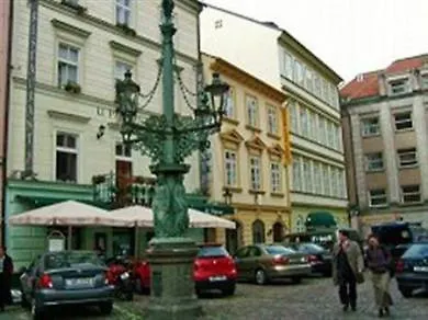 The Bridge 2* Praag