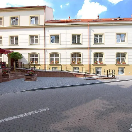 Ostrůvek Hotel 3*