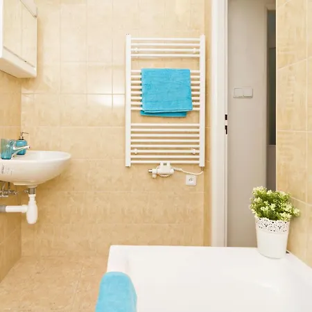 With 2 Bathrooms- 5 Minutes From Old Town - 102 M2