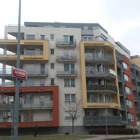 H+ Apartman Letiste Apartment Prague