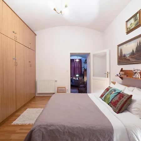 Victoria Design - Rehorova Apartment