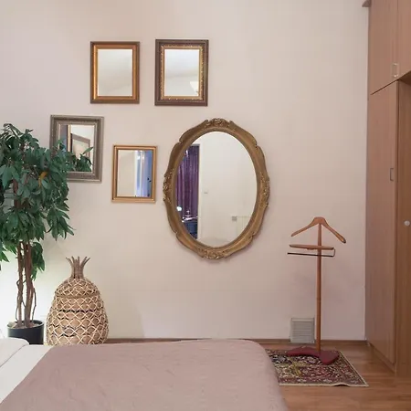 Victoria Design - Rehorova Apartment Prague