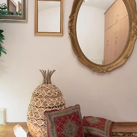 Victoria Design - Rehorova Apartment Prague