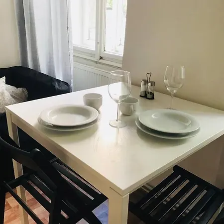 Americka 25, 2 Vinohrady Apartment