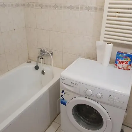 Americka 25, 2 Vinohrady Apartment