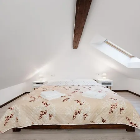 Republic Square Loft * Prag