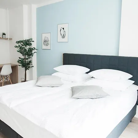 Apartment Honest Smichov