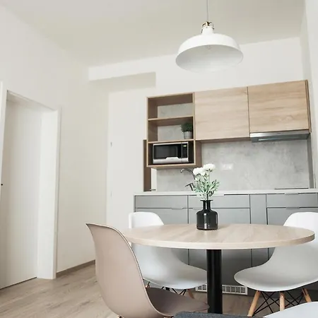 Honest Smichov Apartment