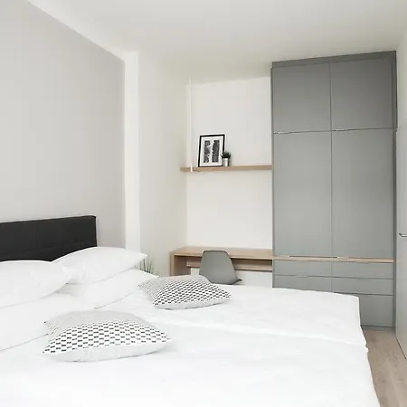 Honest Smichov Apartment