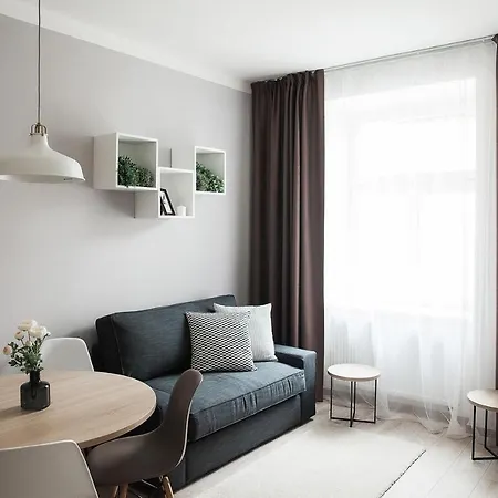 Honest Smichov Apartment Prague