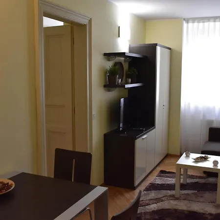 Vikroria - Halkova 5 Apartment *