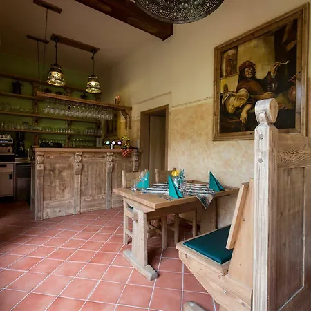 Hotel Selsky Dvur - Bohemian Village Courtyard 4*