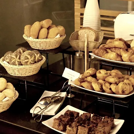 Golden Angel By Adrez Apartmanhotel