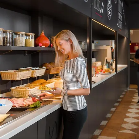 Ibis Mala Strana Hotel