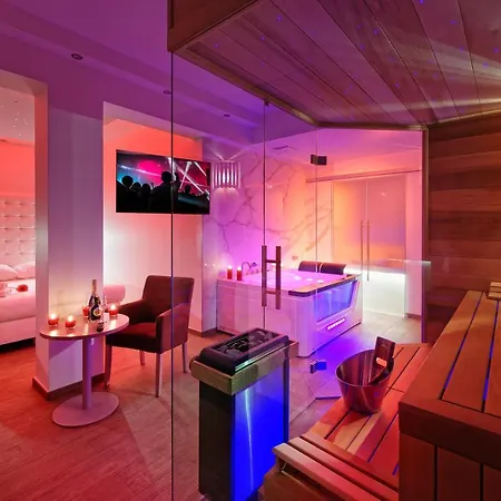Hotel Aura Design & Garden Pool