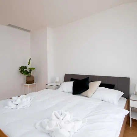 Apartment Park Karlin *