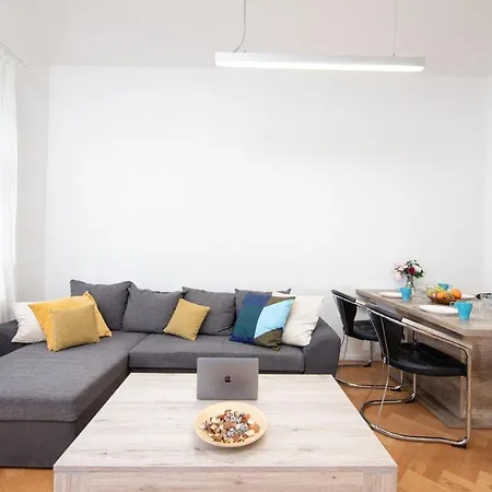 Apartment Park Karlin Prague