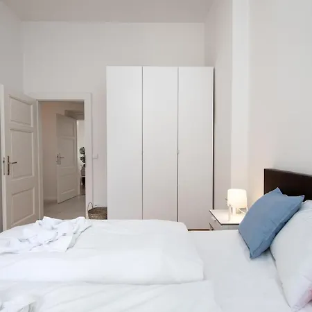 Apartment Park Karlin *