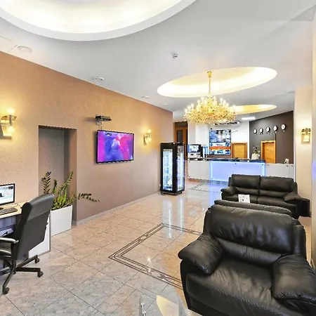 Aura Design & Garden Pool 3* Prague